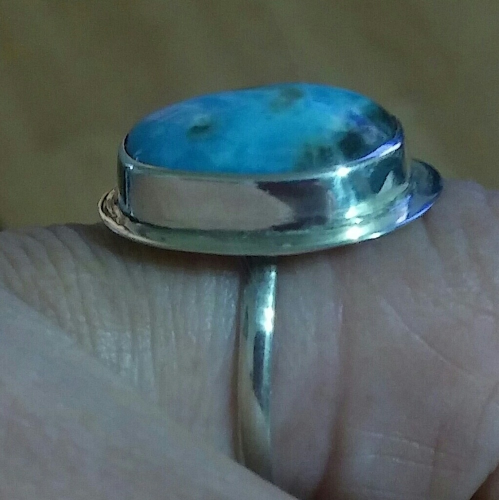 Ring - Picture 2 of 2